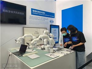 谷歌PaLM-SayCan模型可让机器人更好地理解自然语言并执行复杂任务