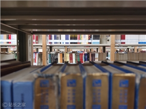 港股中概股大跌：金山跌超16% 理想跌逾15%
